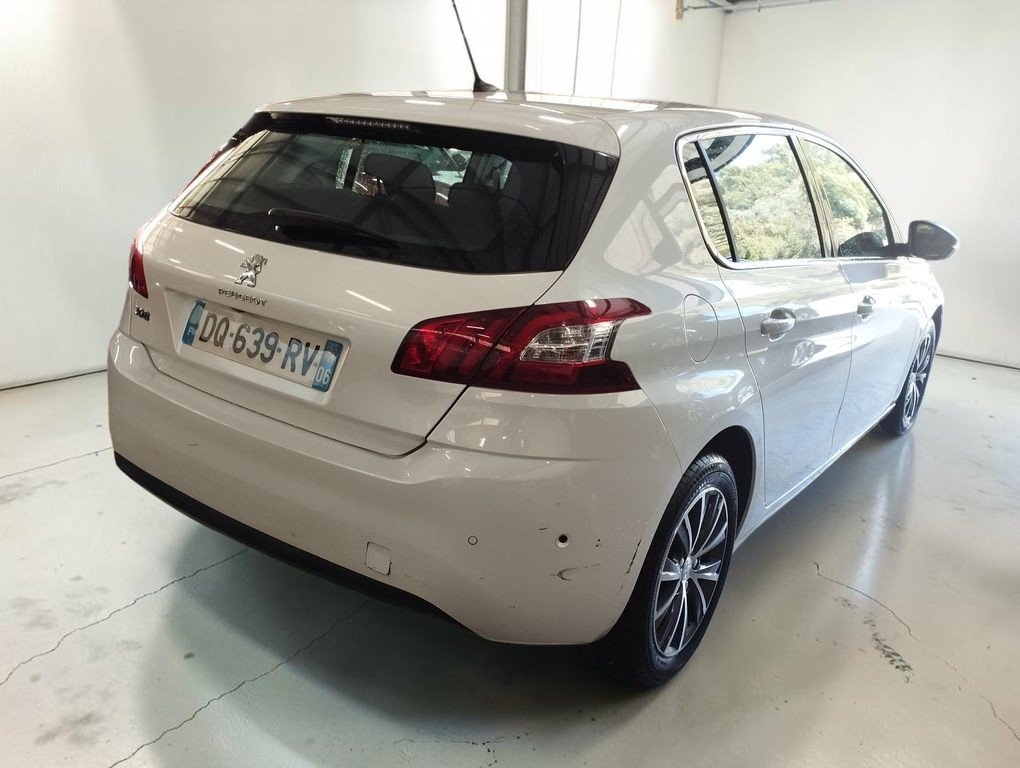 Peugeot 308 - Photo 2
