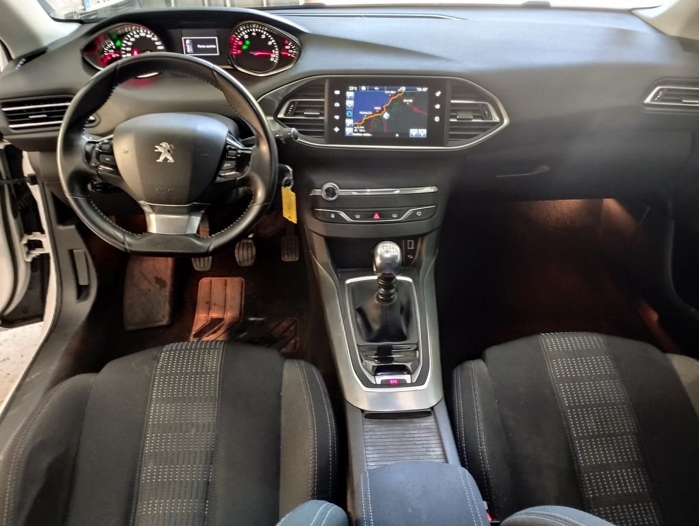 Peugeot 308 - Photo 3