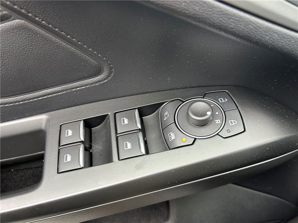 Ford Focus - Photo 12