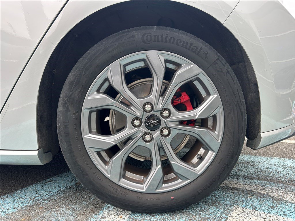 Ford Focus - Photo 7