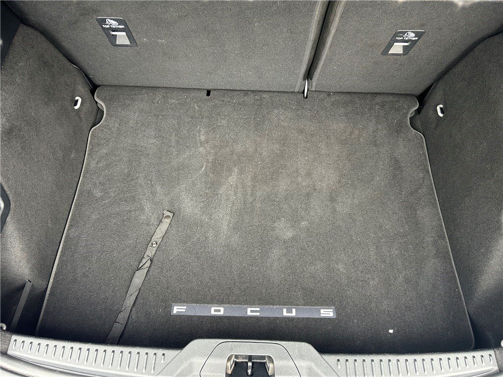 Ford Focus - Photo 8