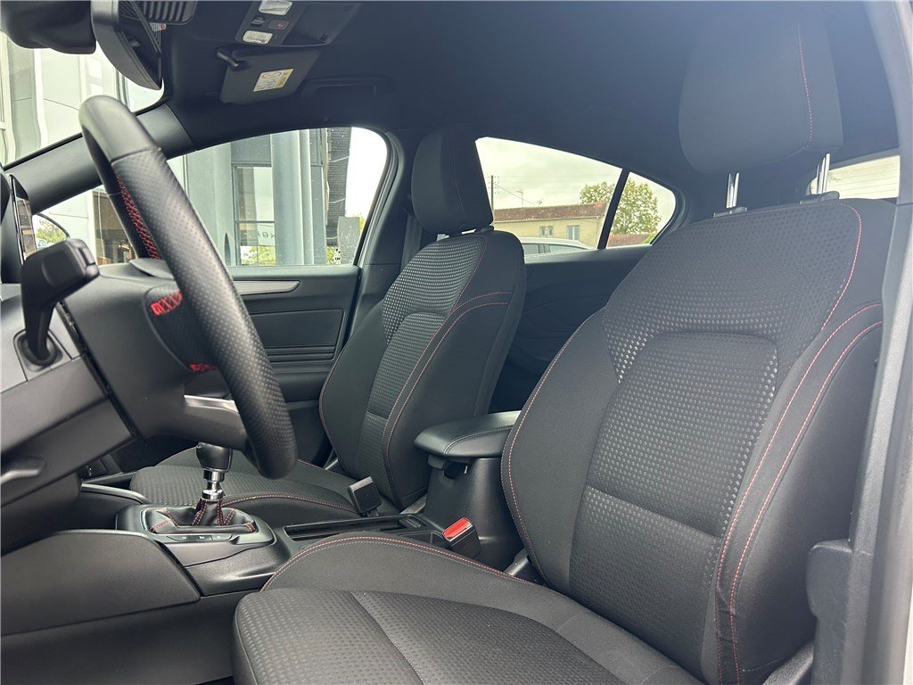 Ford Focus - Photo 9