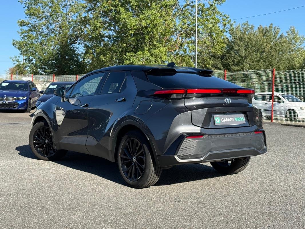 Toyota C-HR - Photo 2