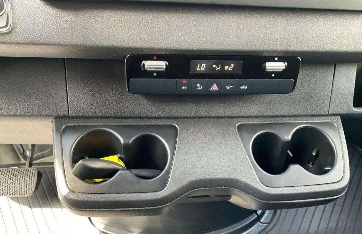 Mercedes Sprinter - Photo 11