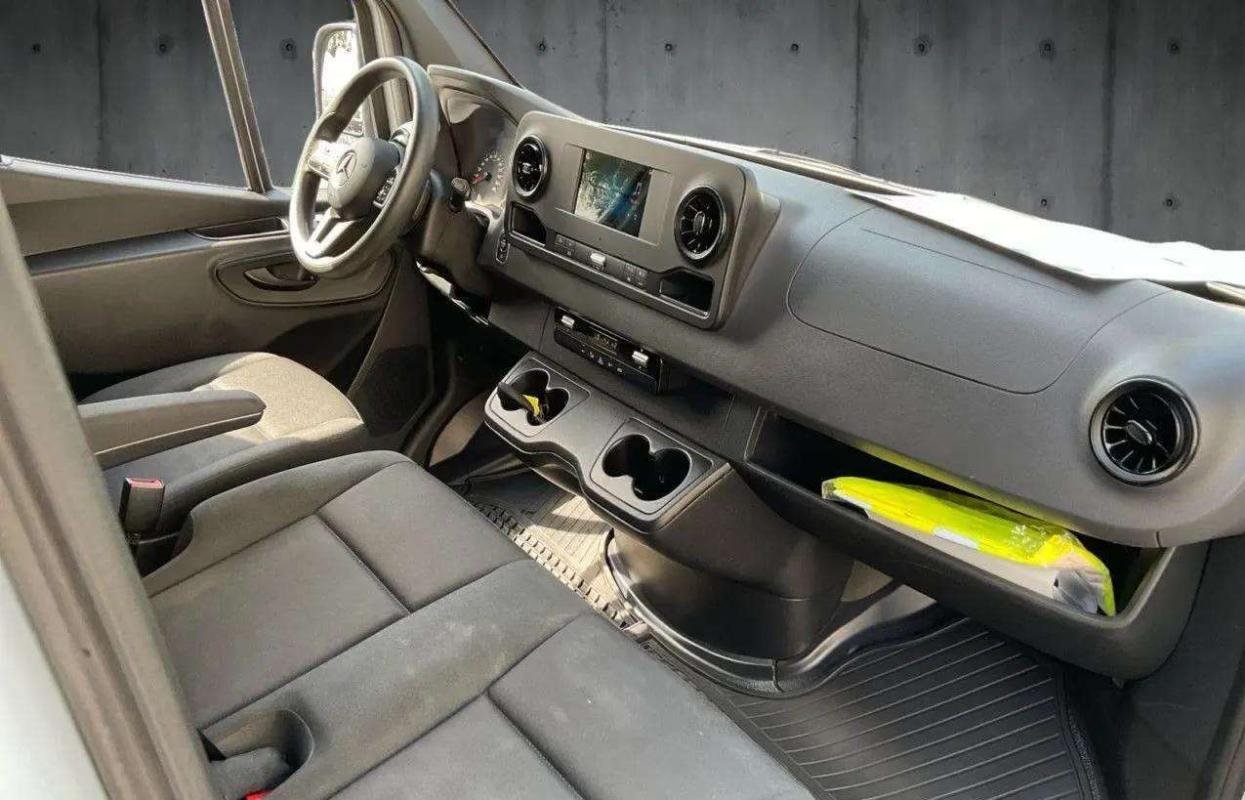Mercedes Sprinter - Photo 7