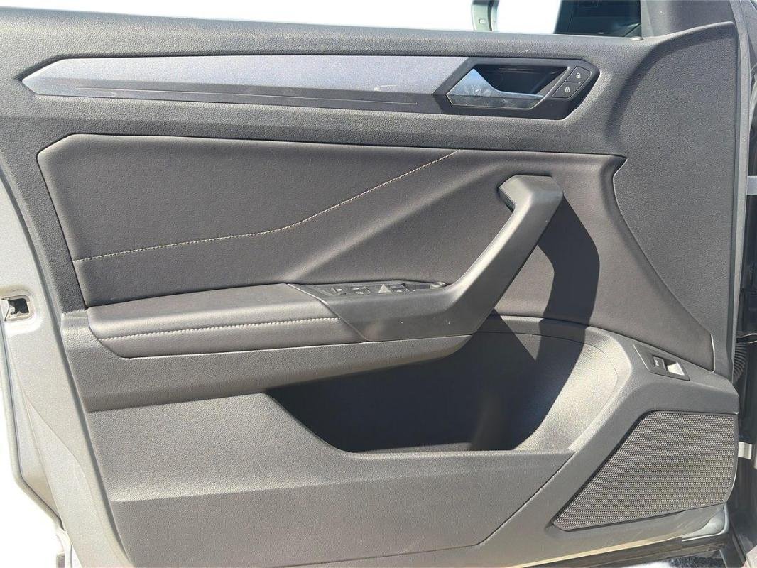 Volkswagen T-Roc - Photo 15