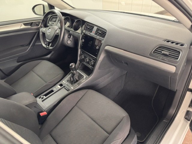 Volkswagen Golf - Photo 8