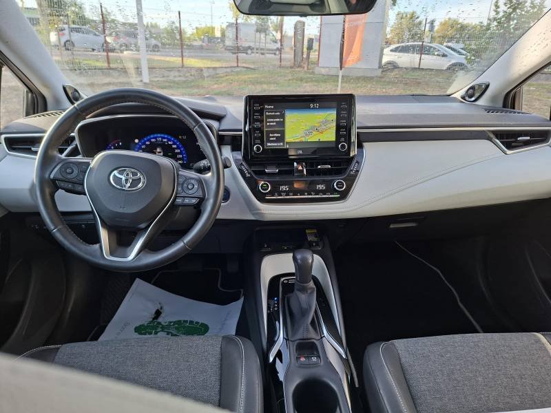 Toyota Corolla - Photo 9
