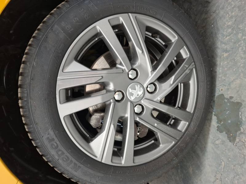 Peugeot 208 - Photo 13