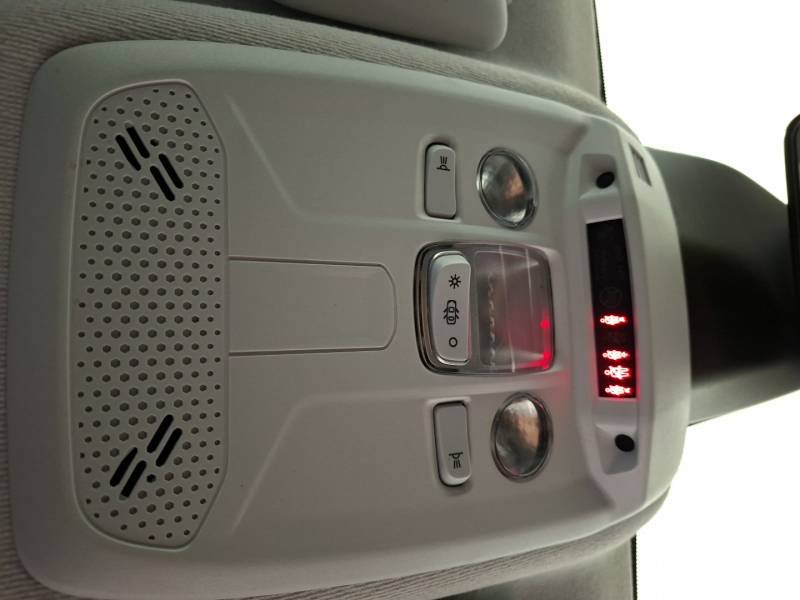 Peugeot 208 - Photo 15
