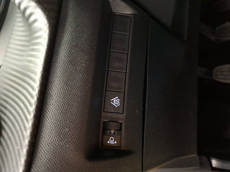 Peugeot 208 - Photo 18