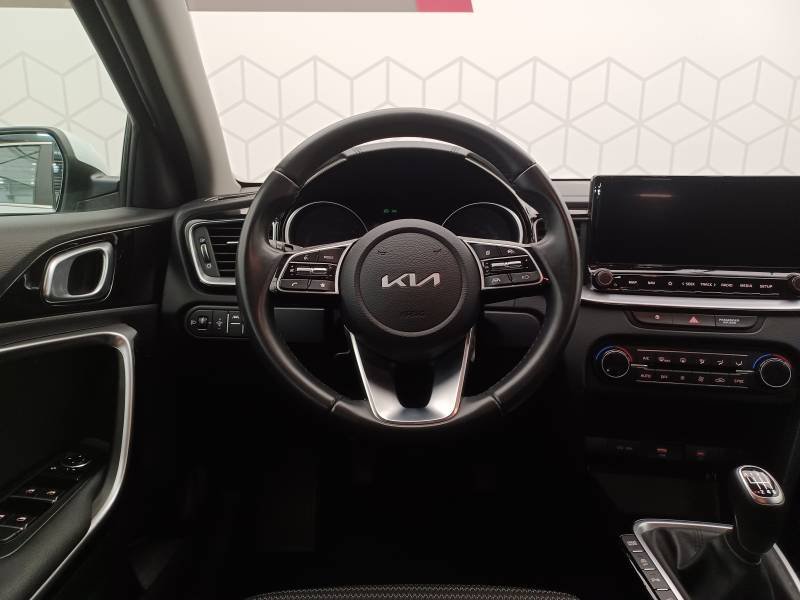 Kia CEED - Photo 13