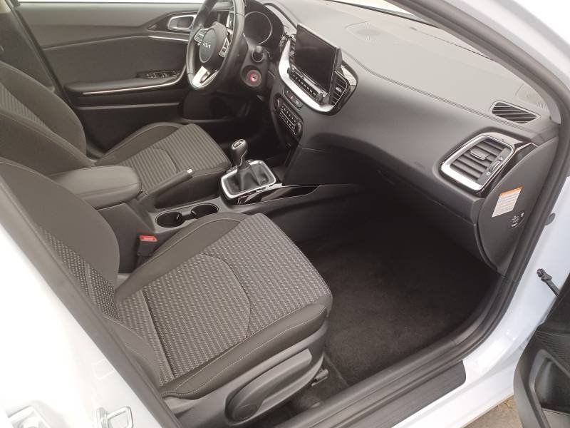 Kia CEED - Photo 14