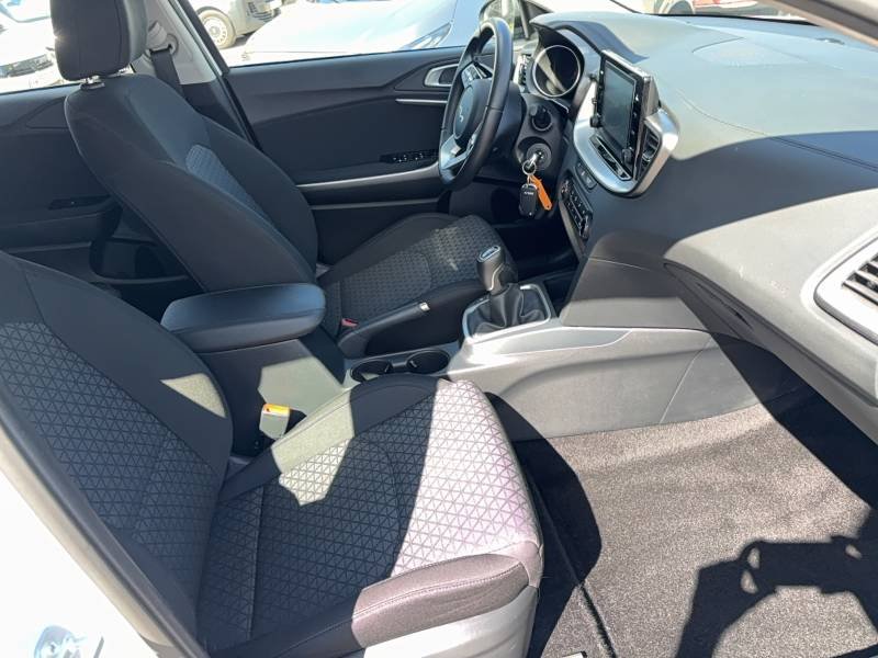 Kia CEED - Photo 12
