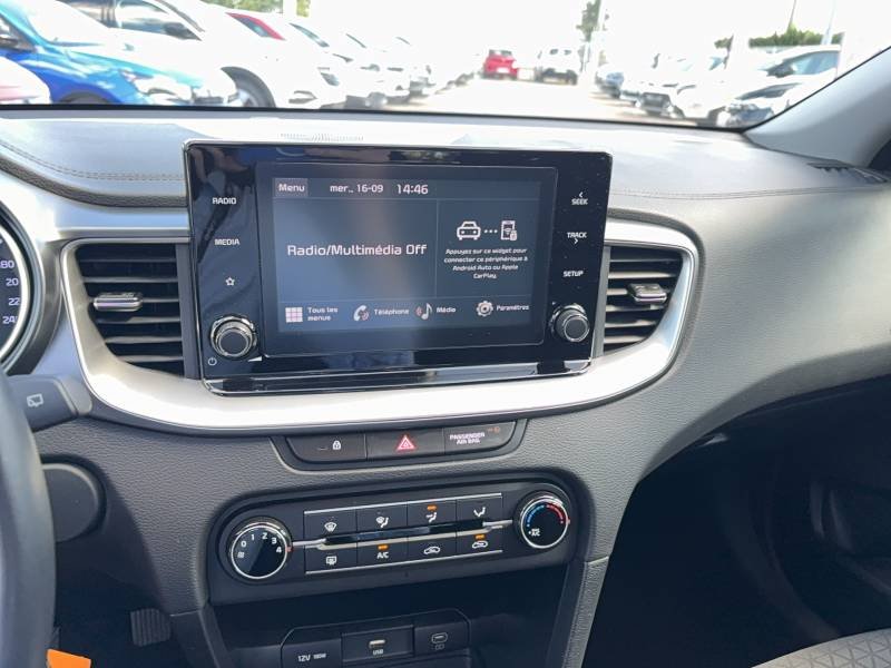 Kia CEED - Photo 21