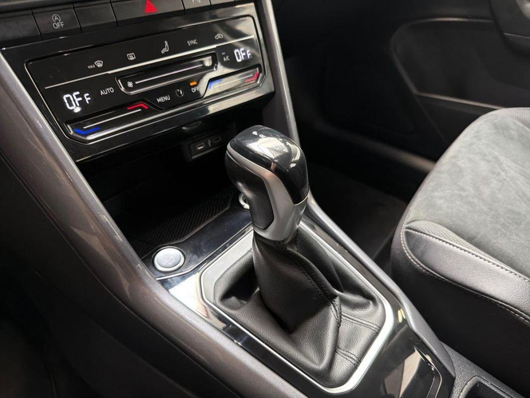 Volkswagen T-Roc - Photo 11