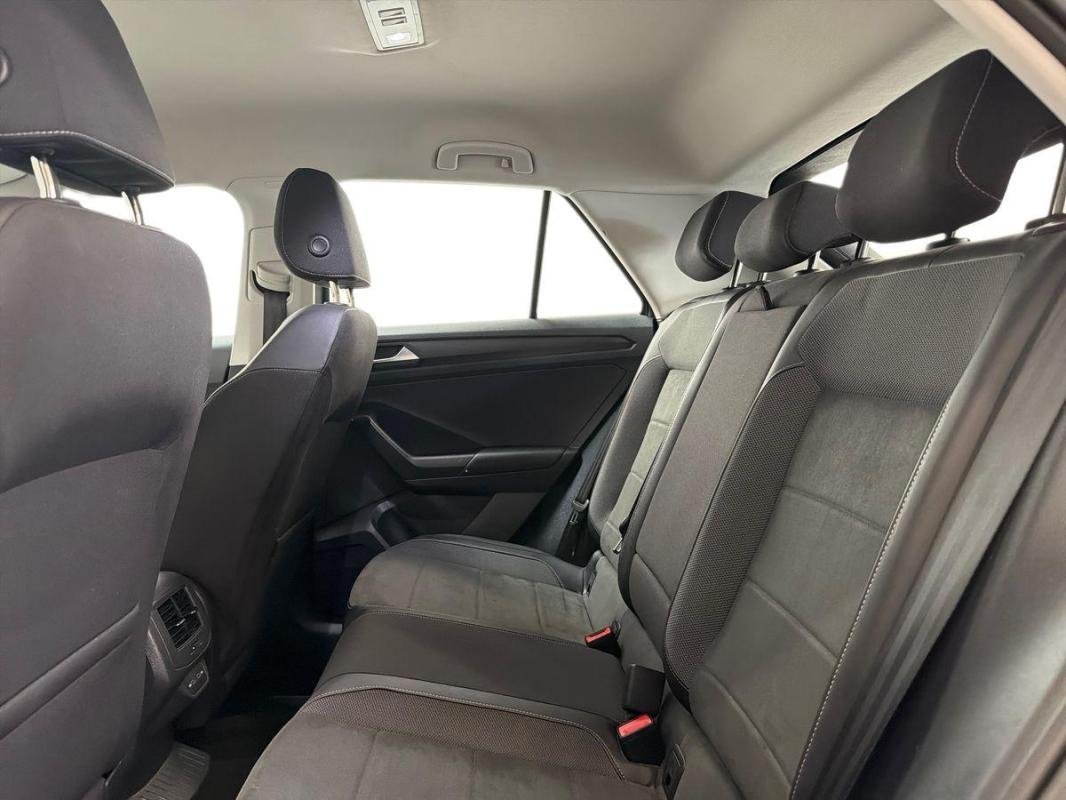 Volkswagen T-Roc - Photo 23