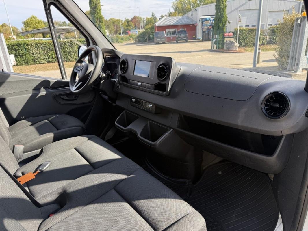 Mercedes Sprinter - Photo 11