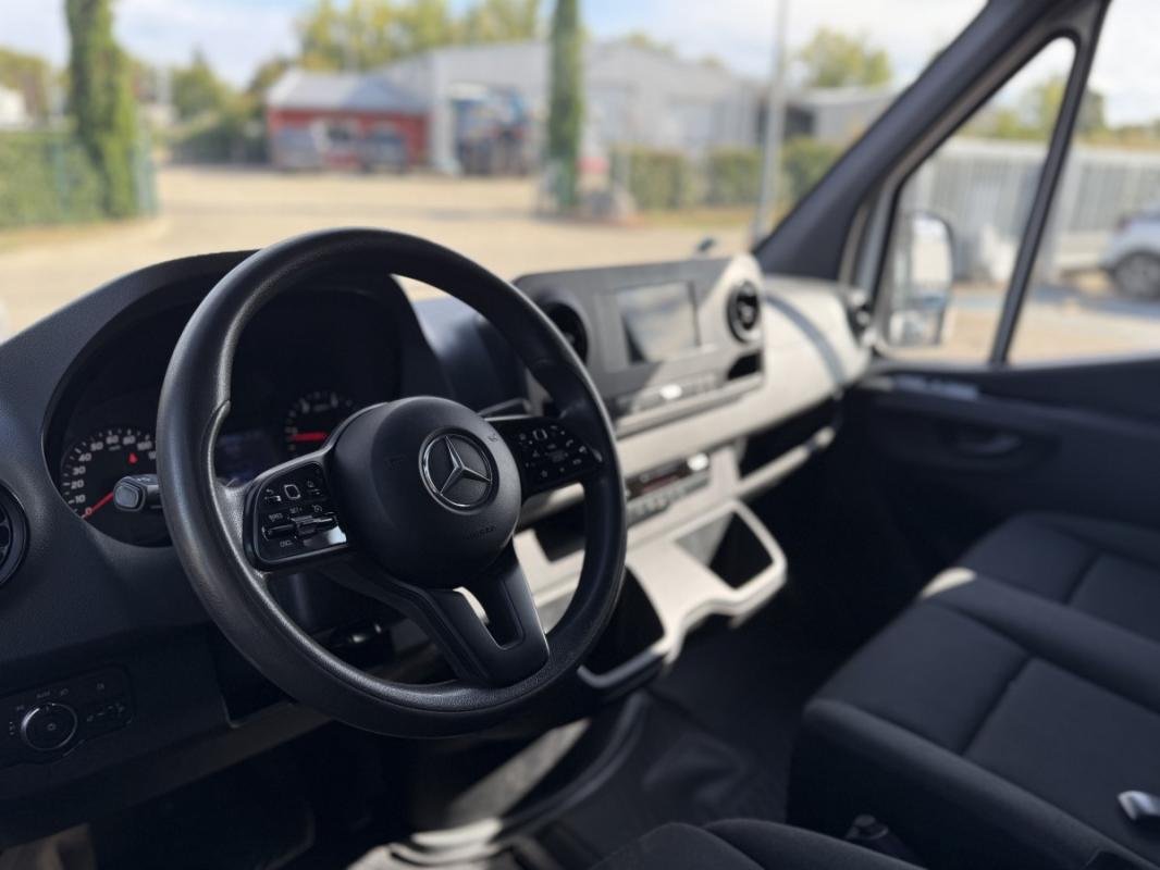 Mercedes Sprinter - Photo 12