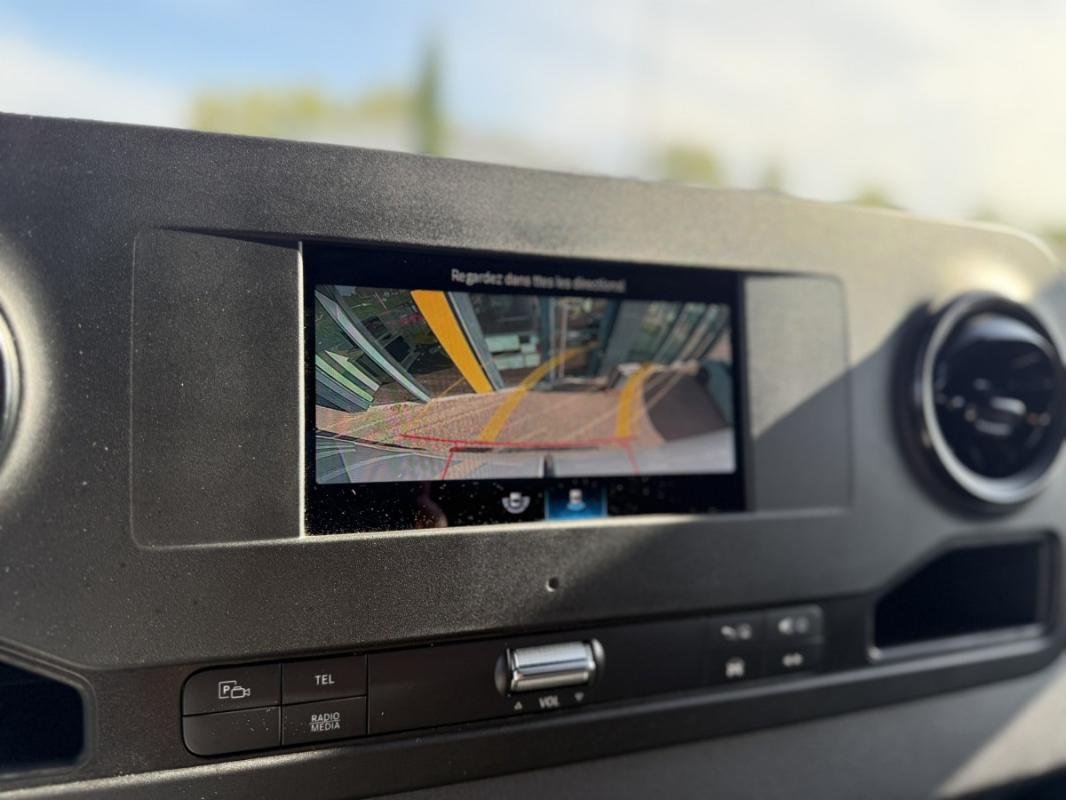 Mercedes Sprinter - Photo 16