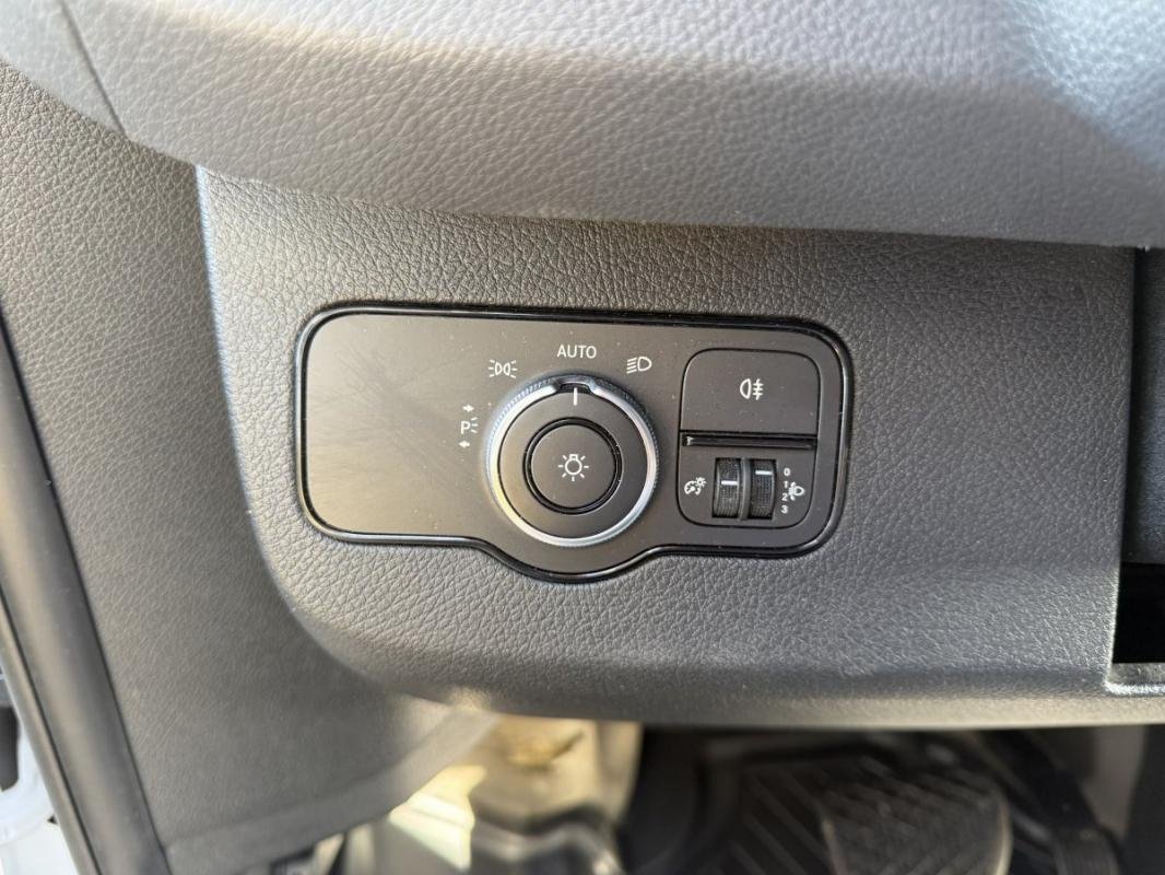 Mercedes Sprinter - Photo 17