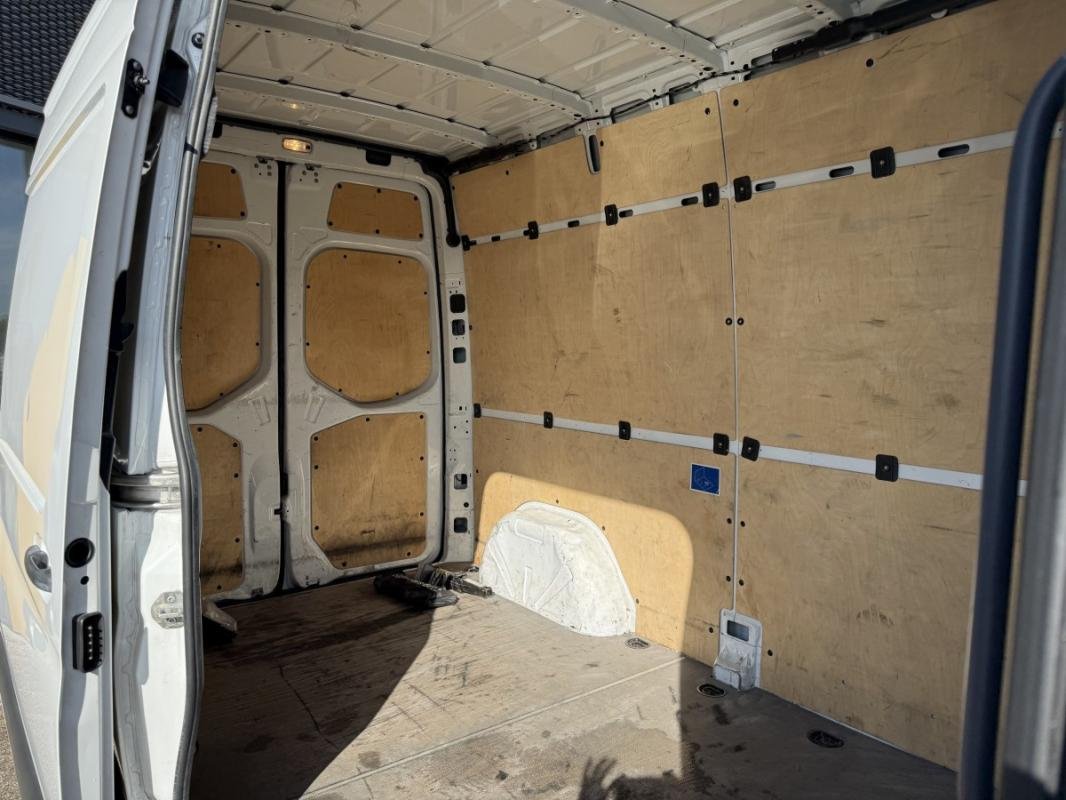 Mercedes Sprinter - Photo 18