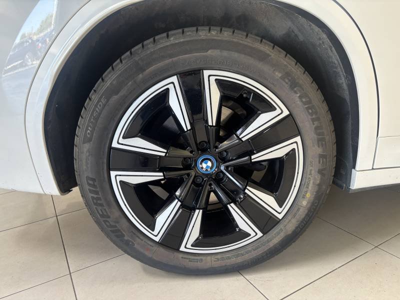 BMW iX3 - Photo 16