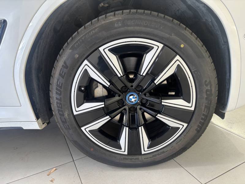 BMW iX3 - Photo 17