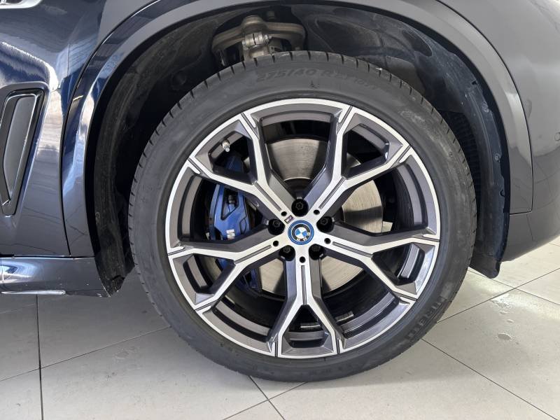 BMW X5 - Photo 18