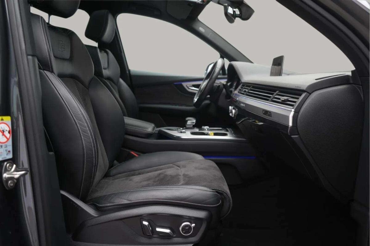 Audi SQ7 - Photo 11