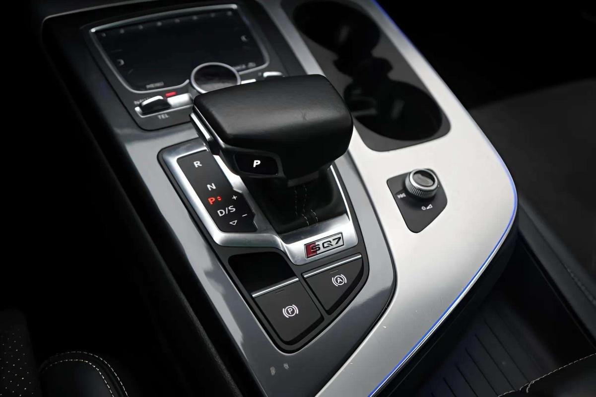 Audi SQ7 - Photo 12