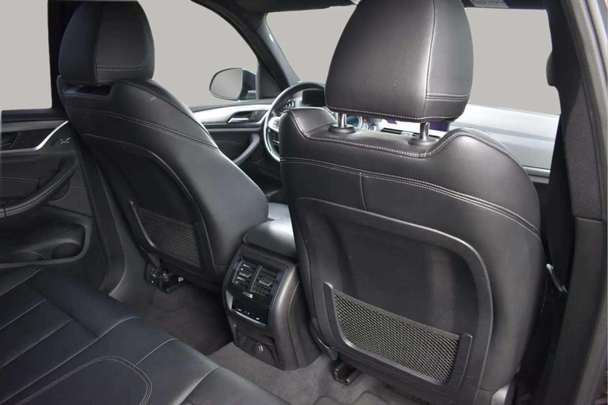 BMW X3 - Photo 11