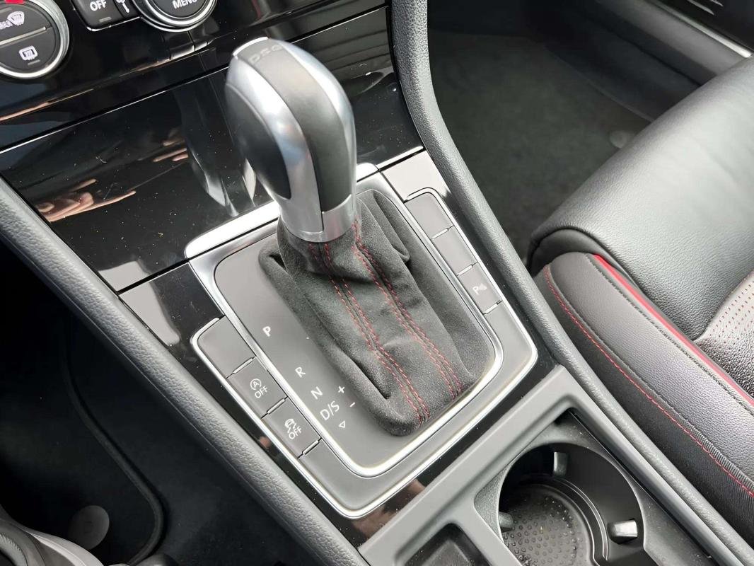 Volkswagen Golf - Photo 9