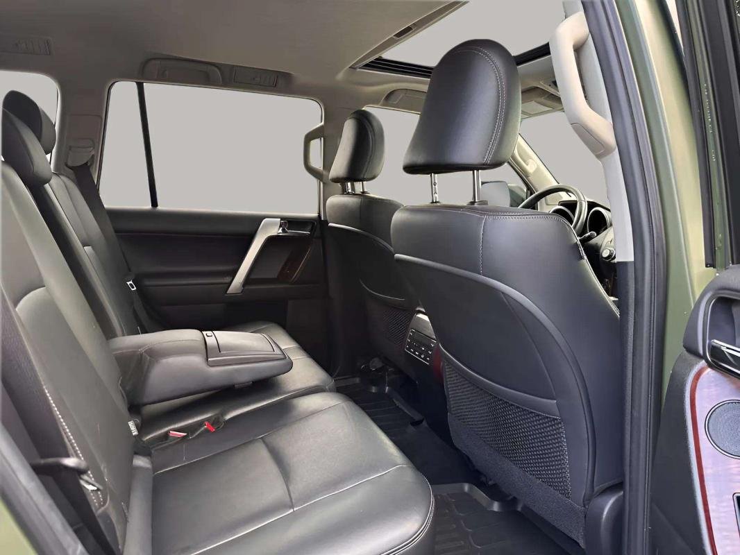 Toyota Land Cruiser - Photo 13