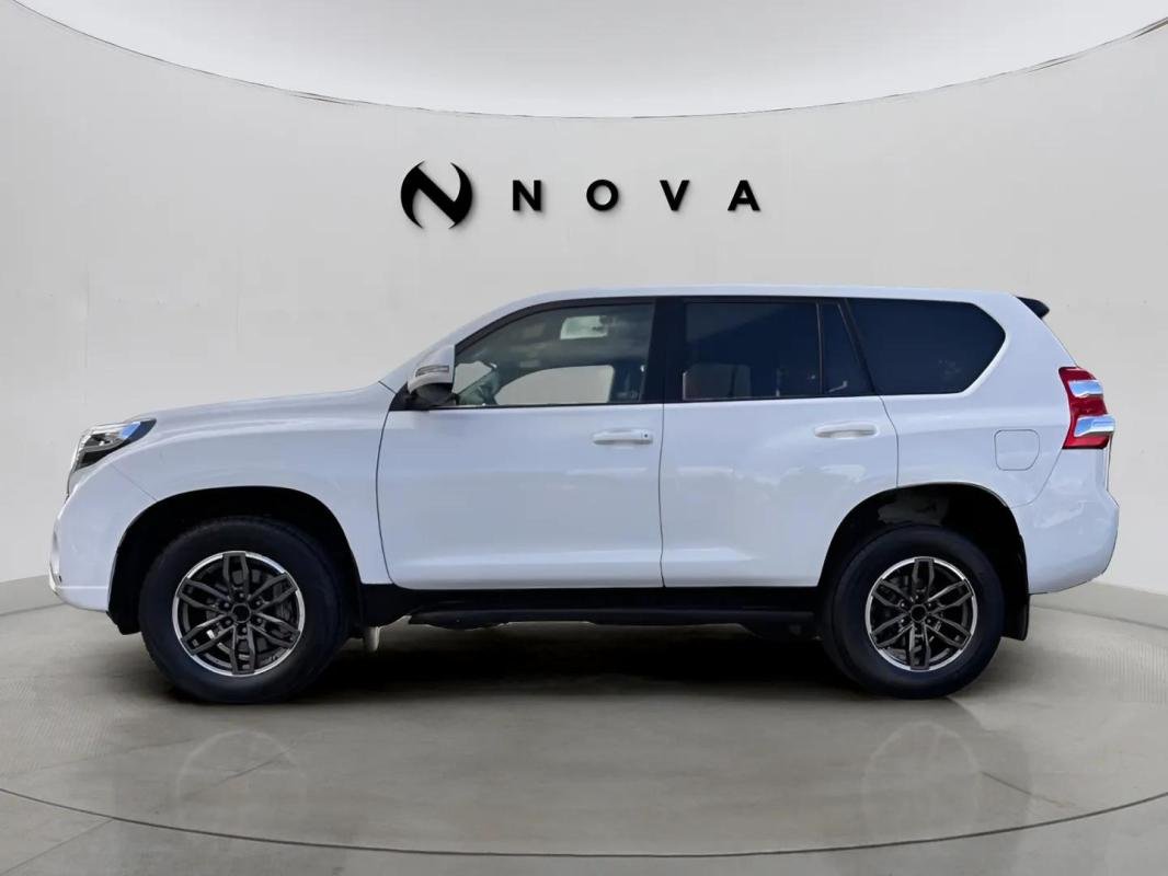 Toyota Land Cruiser - Photo 2