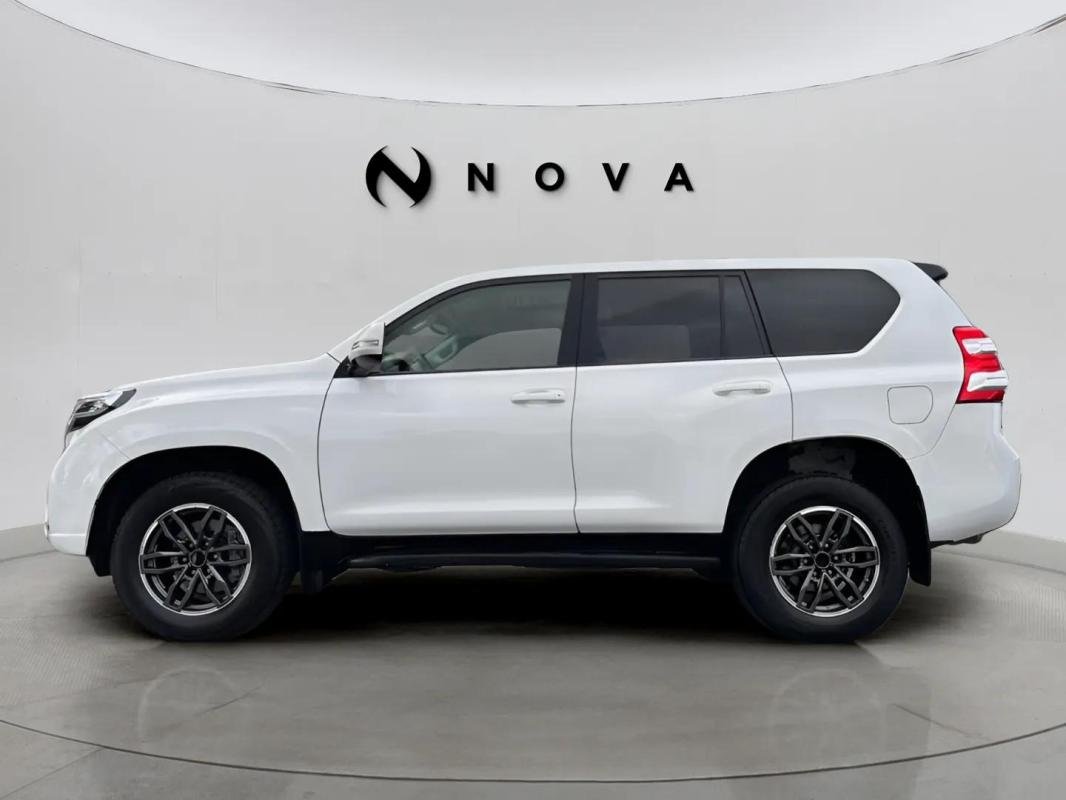 Toyota Land Cruiser - Photo 3