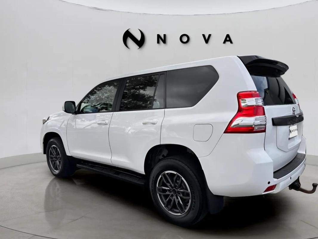 Toyota Land Cruiser - Photo 4