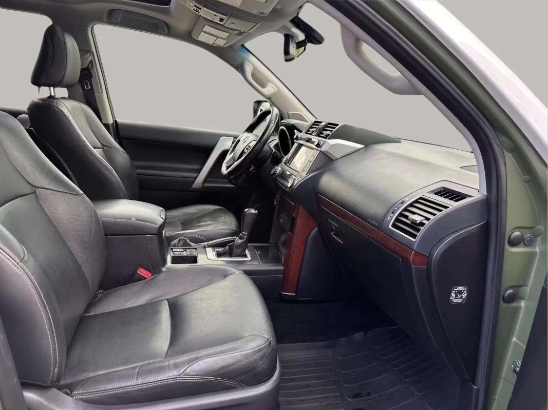Toyota Land Cruiser - Photo 10