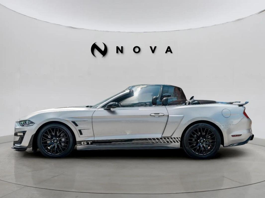Ford Mustang - Photo 2