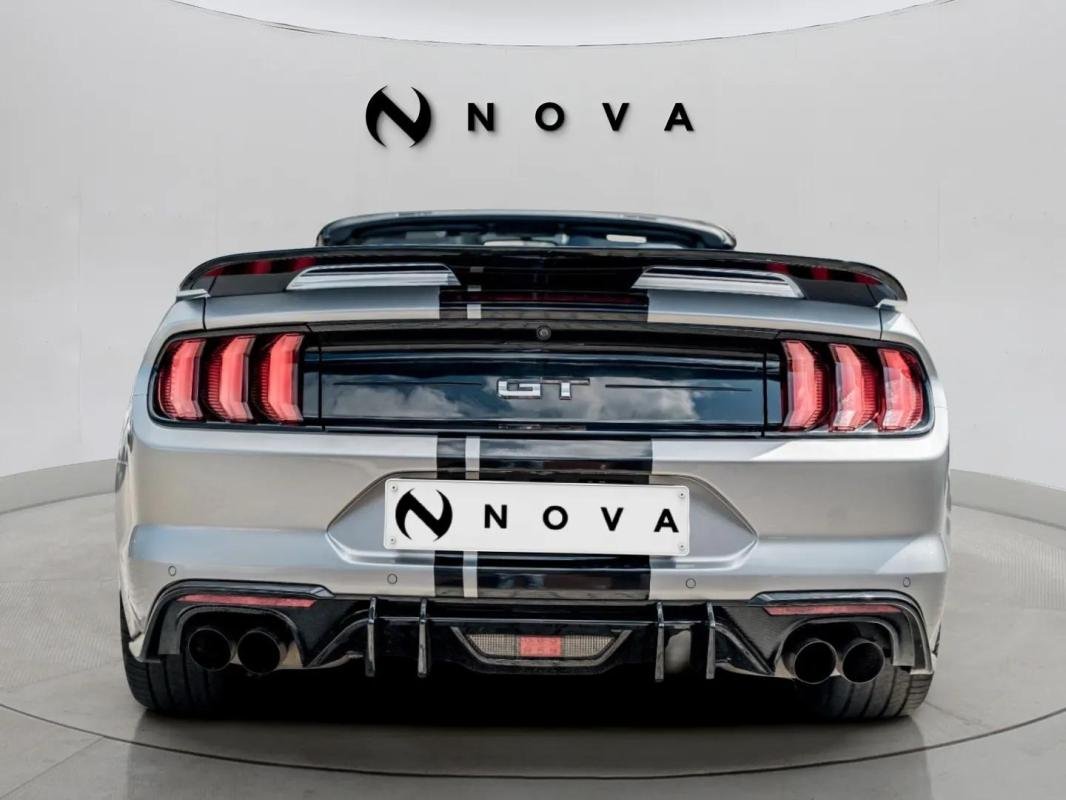 Ford Mustang - Photo 6