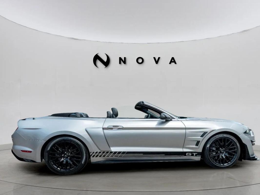 Ford Mustang - Photo 8