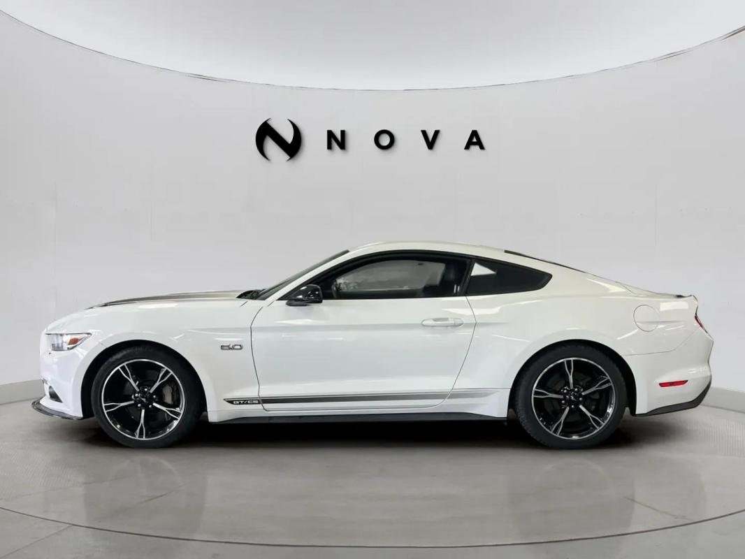 Ford Mustang - Photo 2