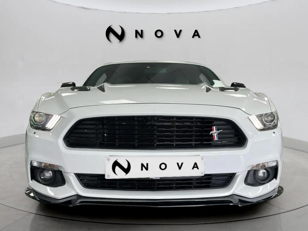 Ford Mustang - Photo 7