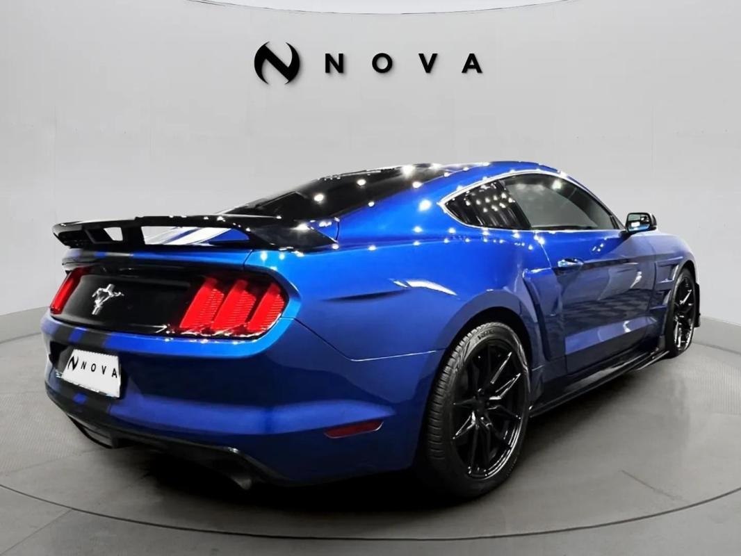 Ford Mustang - Photo 4