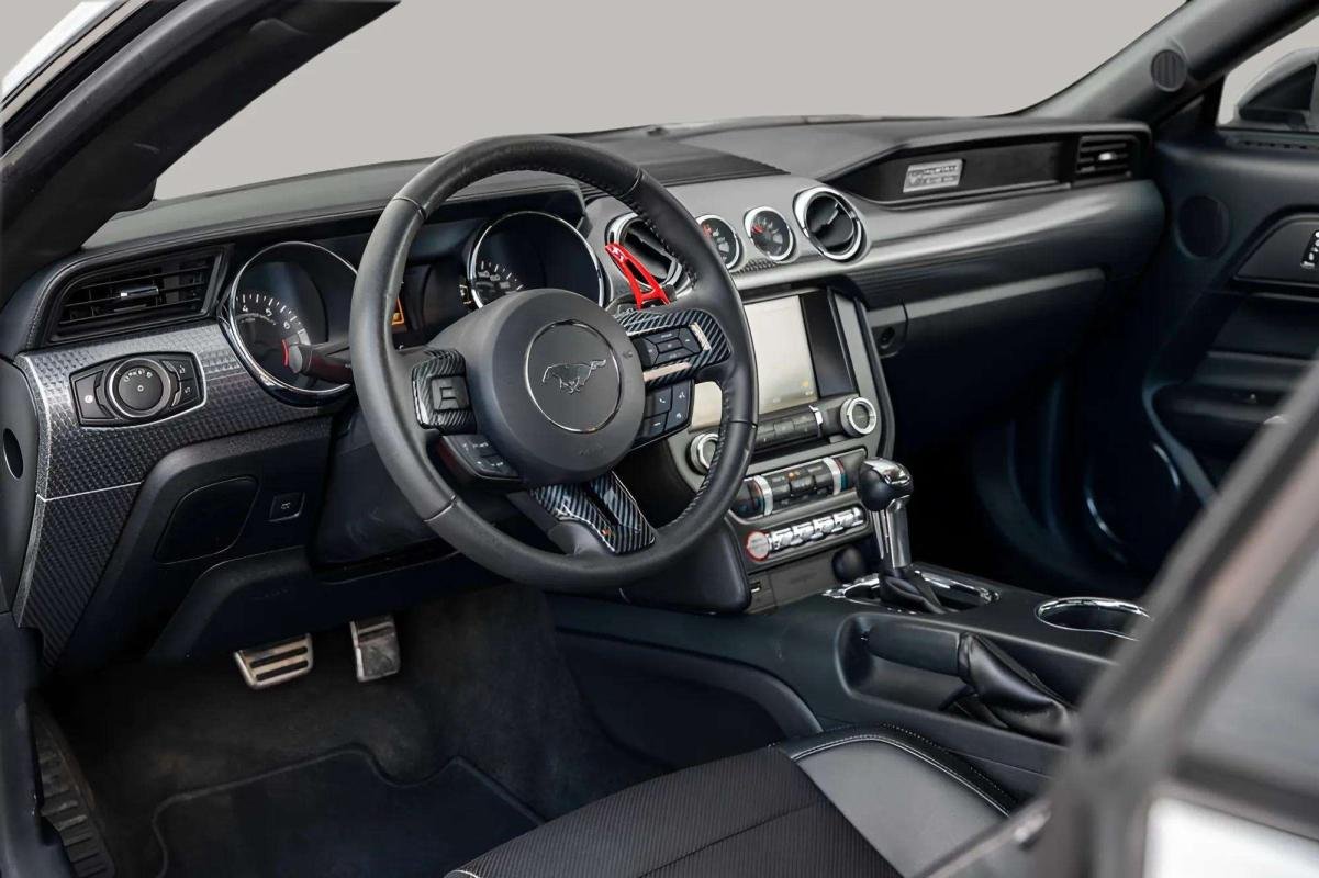 Ford Mustang - Photo 14