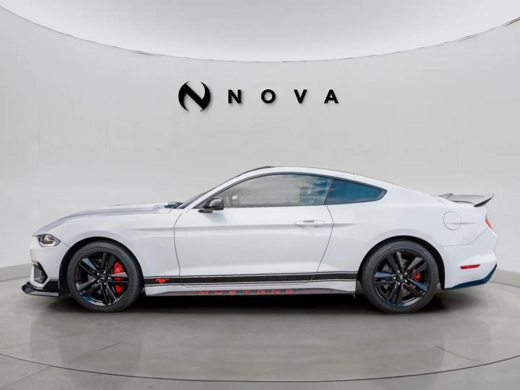 Ford Mustang - Photo 2