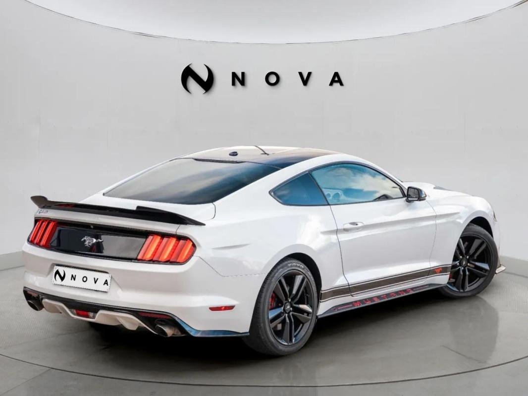 Ford Mustang - Photo 5