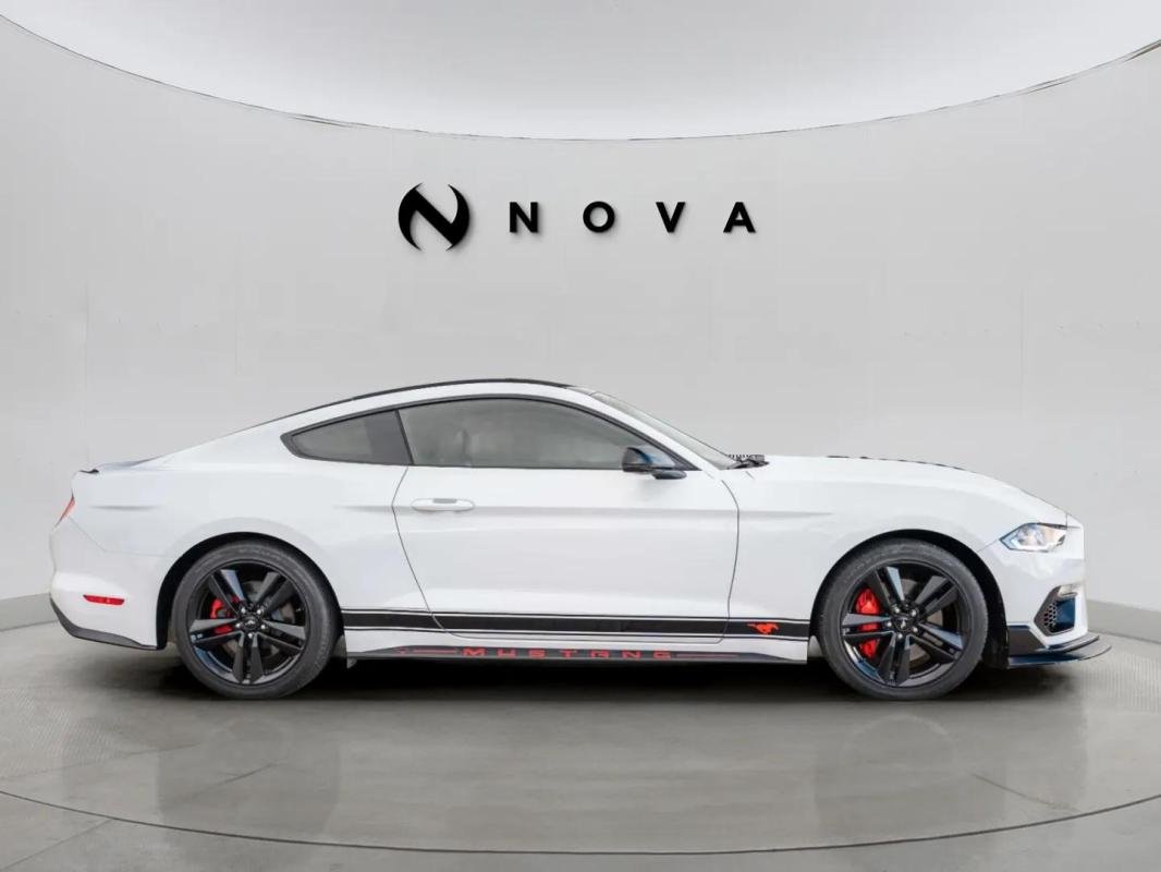 Ford Mustang - Photo 6