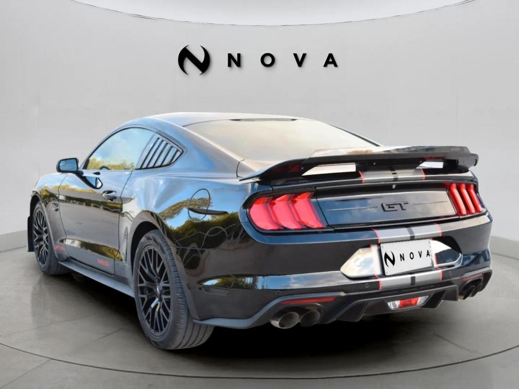 Ford Mustang - Photo 2