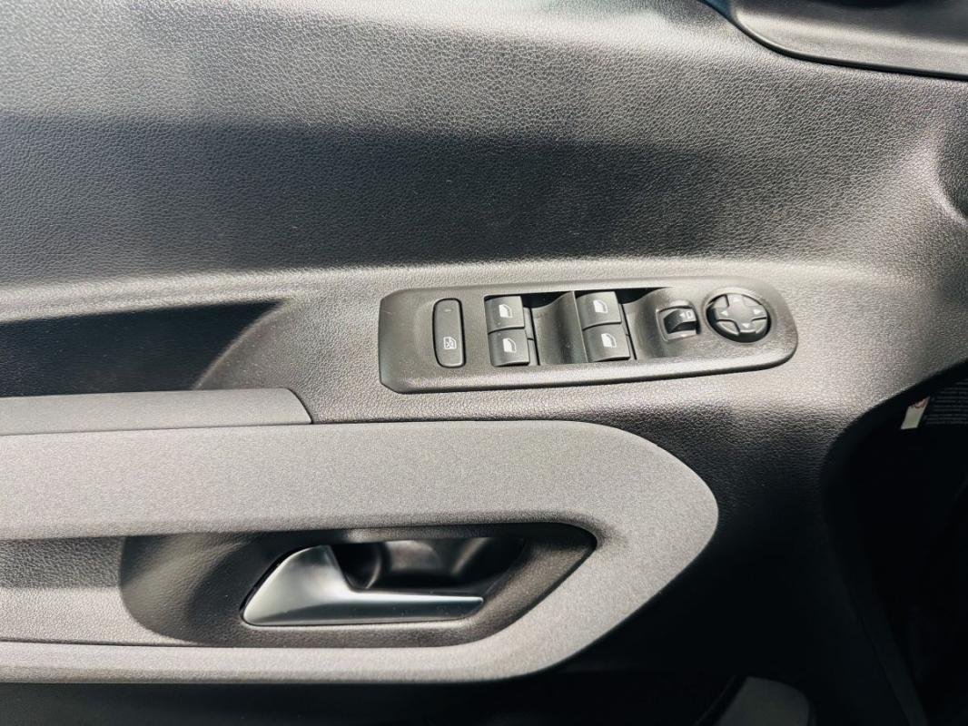 Peugeot Rifter - Photo 28